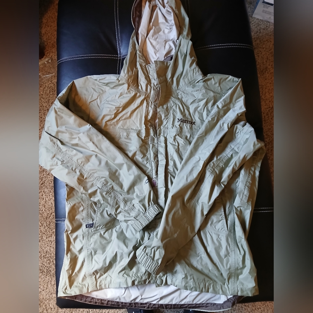 Marmot Tan Raincoat Lightweight Water-Resistant
